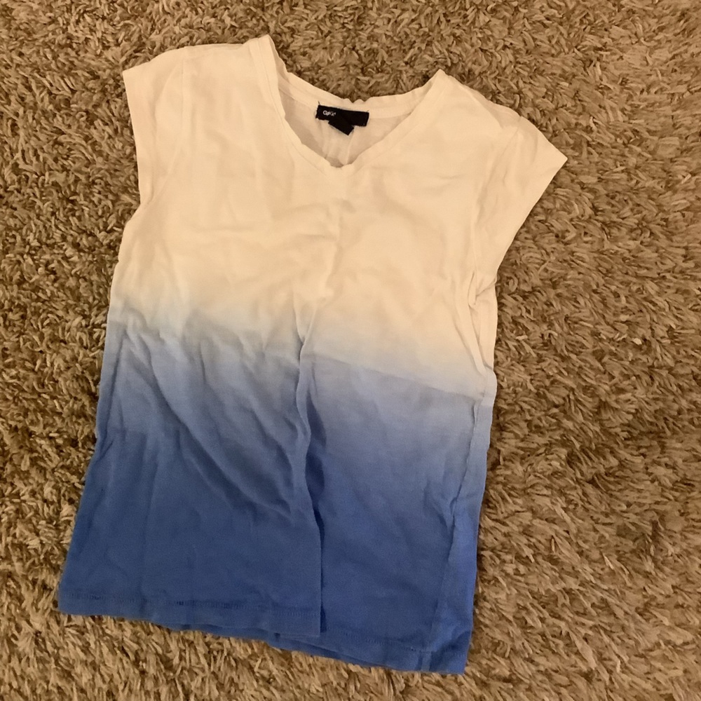 Gap kids ombré shirt white and blue, size S (6-7) V cut shirt,  GUC